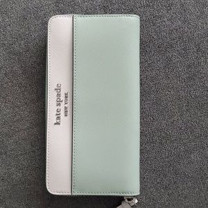 BRAND NEW Kate Spade clutch wallet